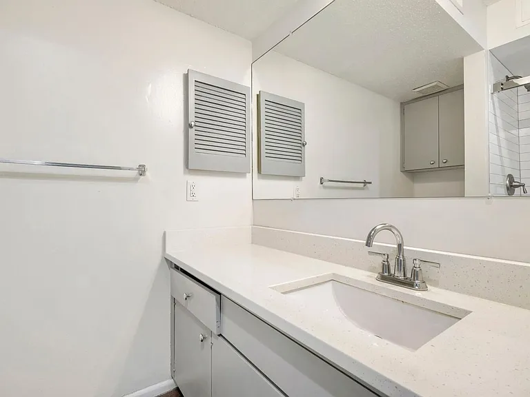 2300 Nacogdoches Rd #250L — Photo 11