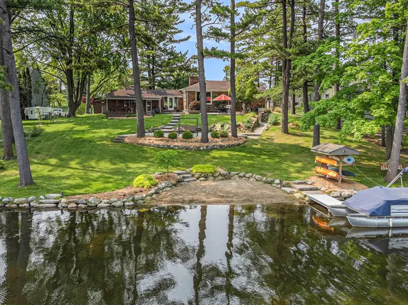 1030 Abseguami Trl, Lake Orion, MI 48362