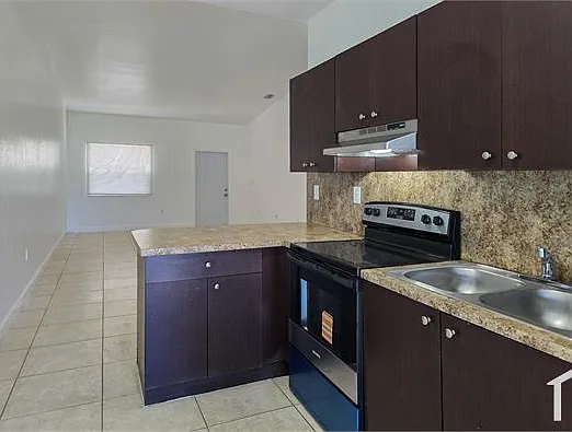 3 bed, 1188 sqft, $2,300 — Photo 4