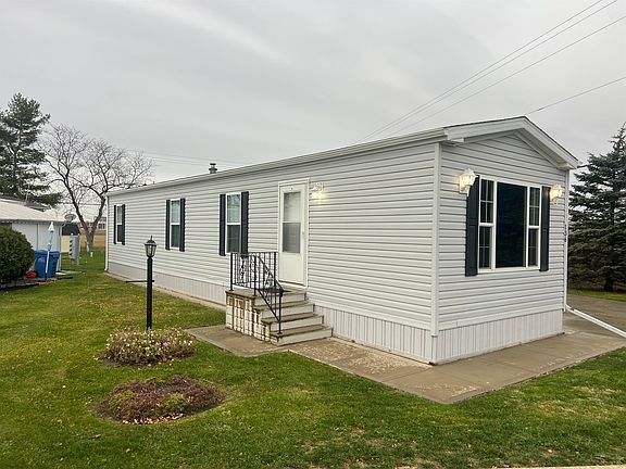 Exterior Image-7-Mansion 136G Pikewood Manor