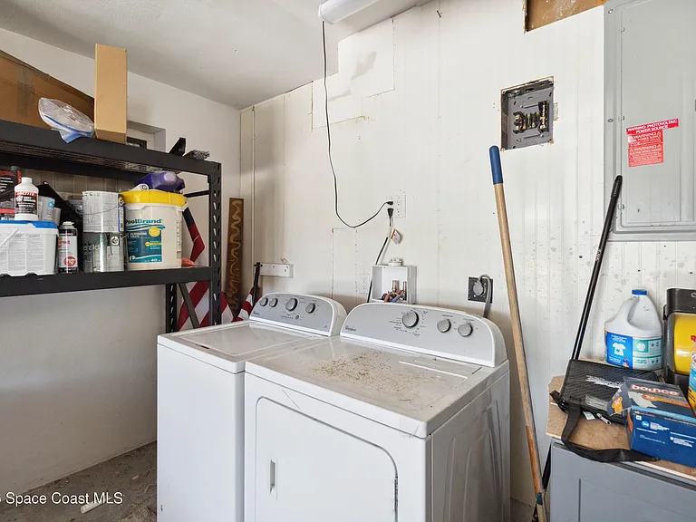 1201 S Shannon Ave — Photo 14