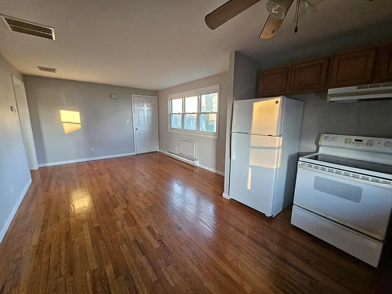 451 Main St #3B — Photo 4