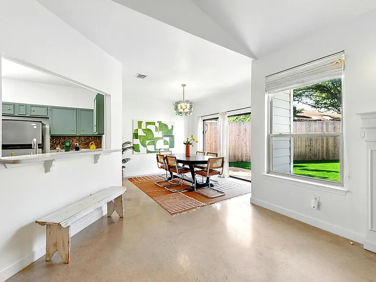 5807 Convict Hill Rd — Photo 8