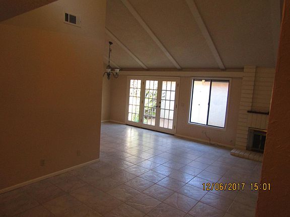 3rd image of 3950 Mesa Circle Dr