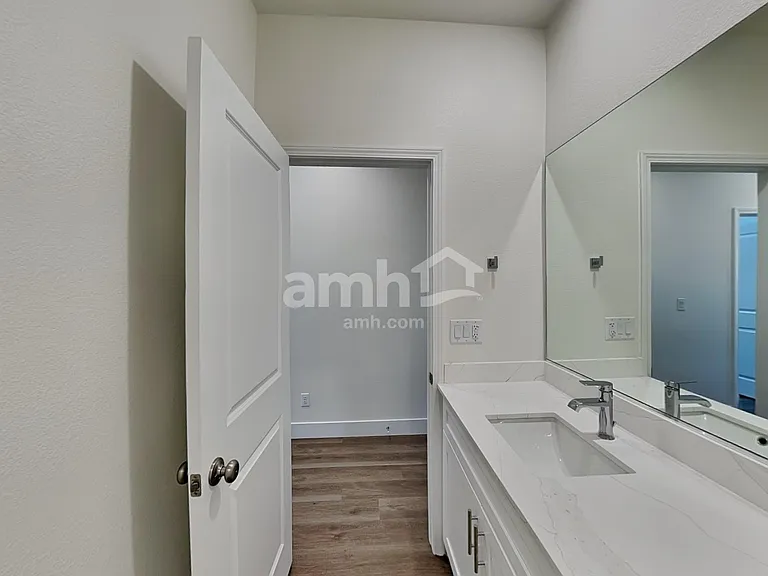 842 English Primrose St — Photo 15