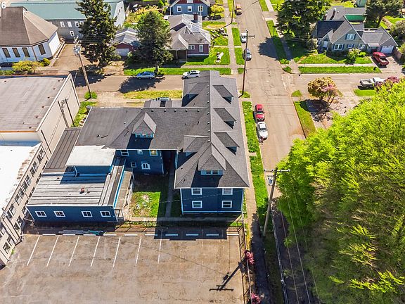 2nd image of 2214 5th St