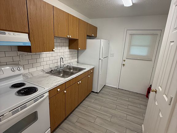 4th image of 15904 W Lake Burrell Dr APT B