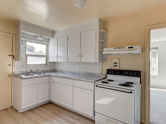 3rd image of 1610 SE Pioneer Way APT 102
