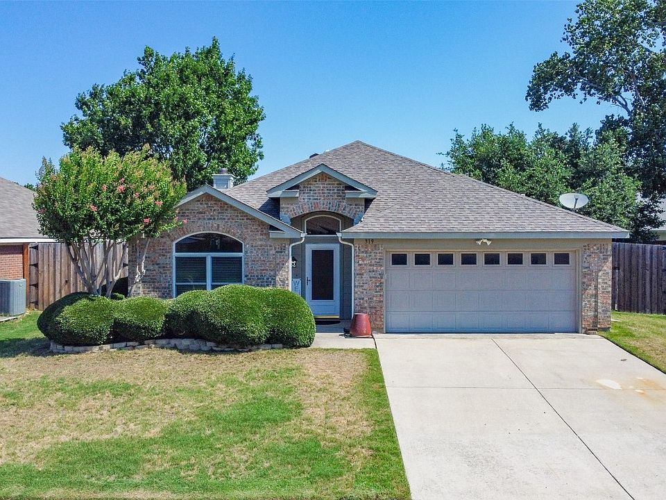 1st image of 319 Plantation Oak Ave