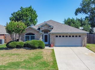 319 Plantation Oak Ave, Lake Dallas, TX 75065