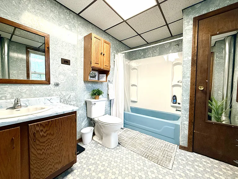 82 4th St #B-2 — Photo 3