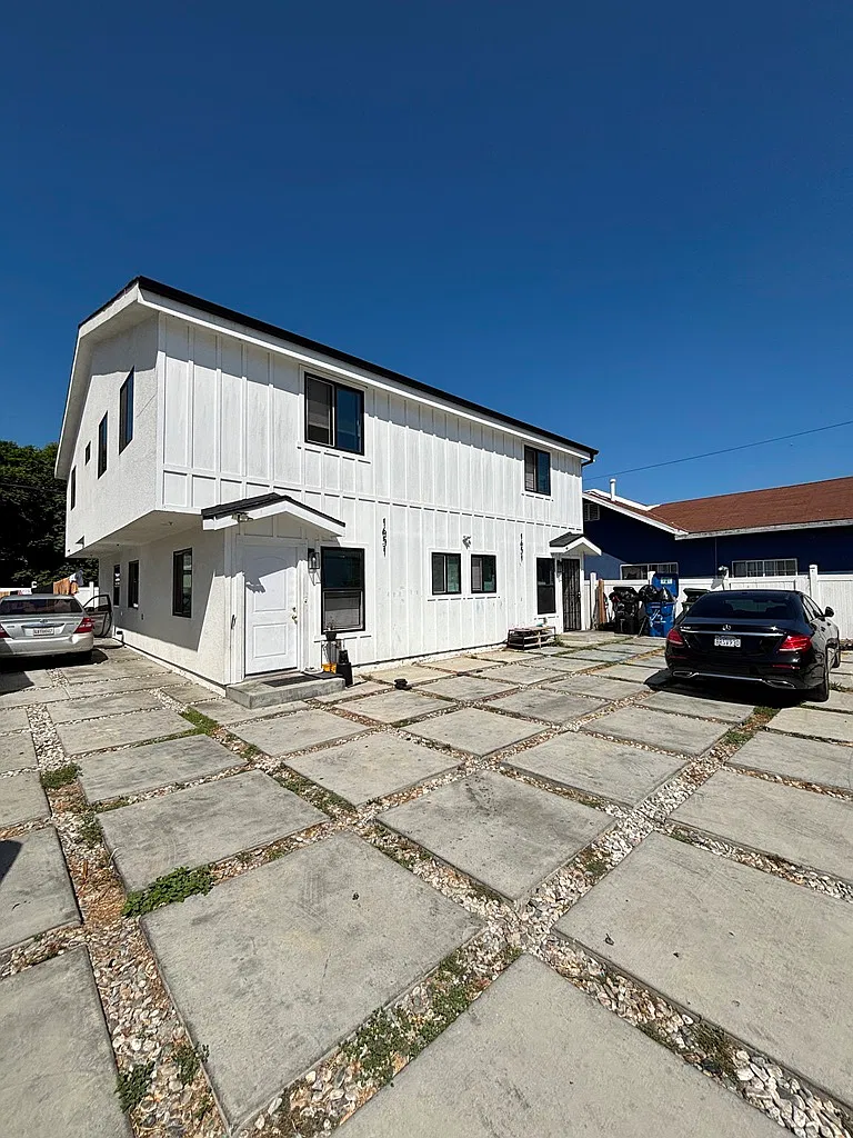 4 bed, 1452 sqft, $3,850 — Photo 1