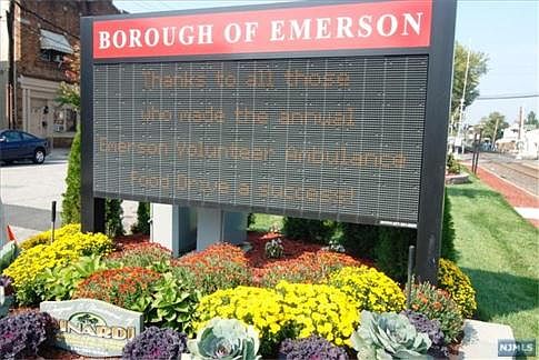 2nd image of 55 Emerson Plz E APT 205