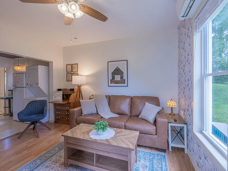 313 W Maple St #1 — Photo 5