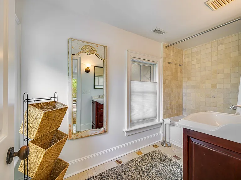 364B Main St — Photo 9