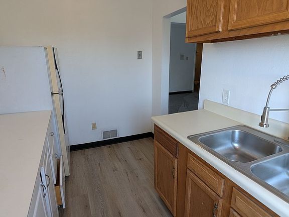 3rd image of 420 S Graham St #8