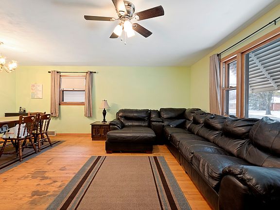 4th image of 2224 Linden Ave