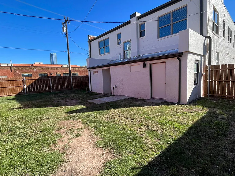 1201 NW 2nd St #6 — Photo 10