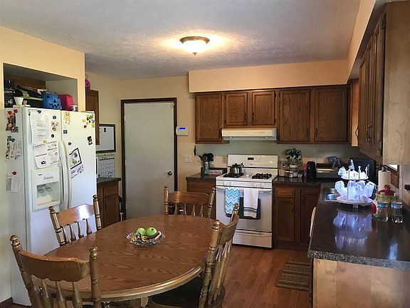 4th image of 7020 N Honeywood Ln