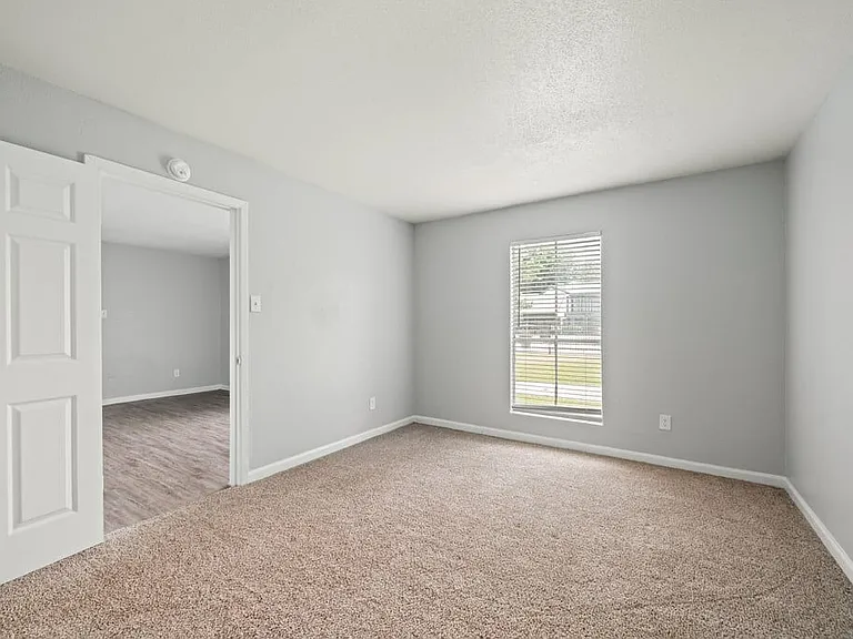 The Montclair — Photo 15