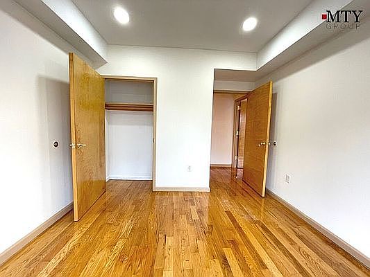 5th image of 58-28 43rd Ave #7C