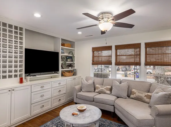 826 Symmes Dr, Charleston, SC 29407
