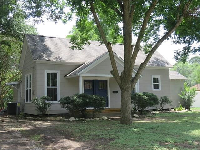 1st image of 705 Peach St