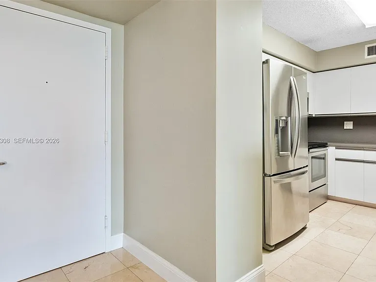 3400 NE 192nd St #1707 — Photo 4