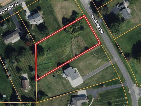 3rd image of W258N6891 Victoria Cir #6