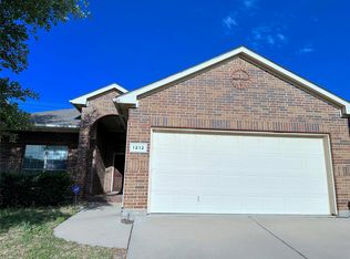 1212 Sunderland Ln, Fort Worth, TX 76134