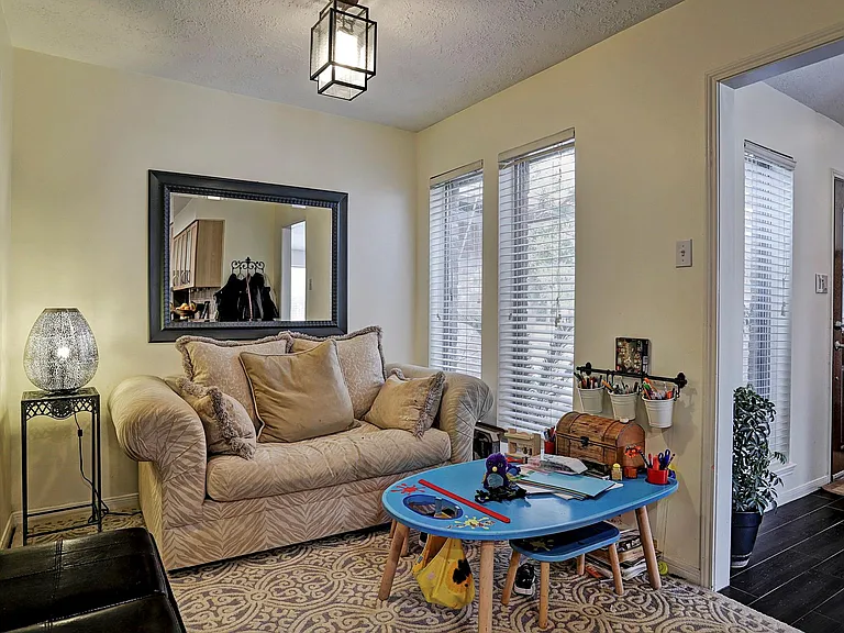14207 Wickersham Ln — Photo 5