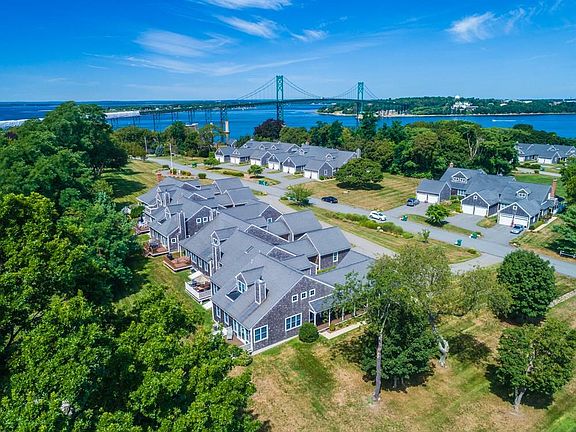 3rd image of 243 Ferry Landing Cir #12