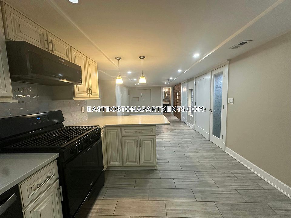1st image of 100 Saint Andrew Rd #B