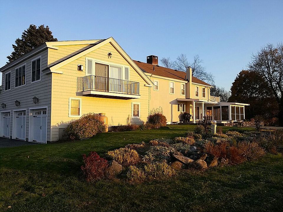 2nd image of 32 Osgood Rd