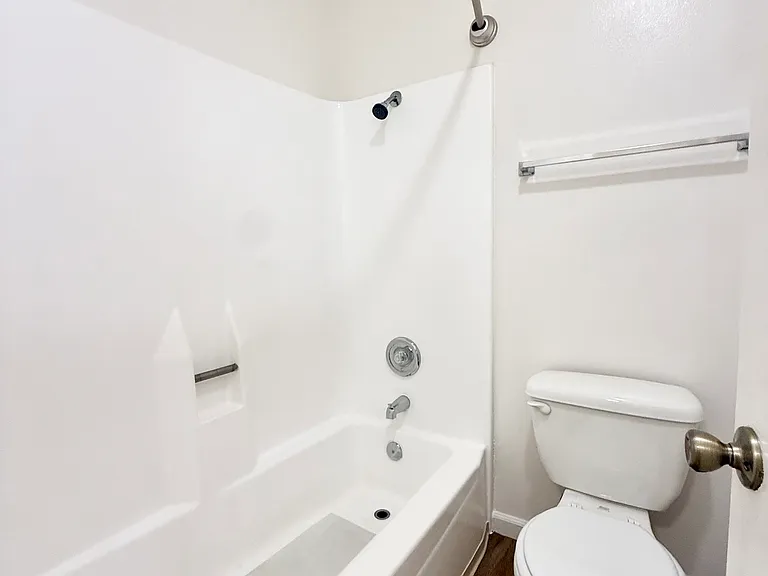 2350 Sea Breeze Dr — Photo 13