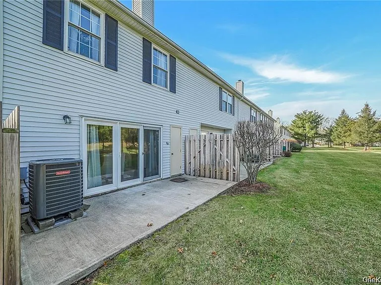 2 Goldsmith Ct — Photo 21