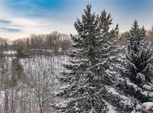 60 Old Mill Rd #205, Oakville, ON L6J7V9