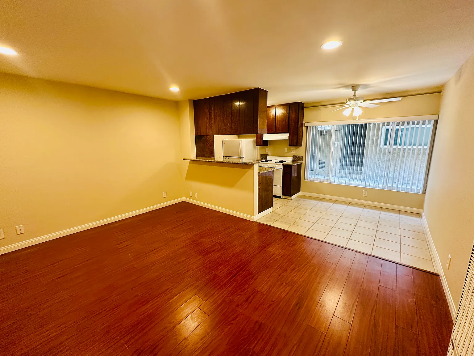 11910 Louise Ave — Photo 2