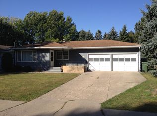 1007 Circle Dr, Brookings, SD 57006