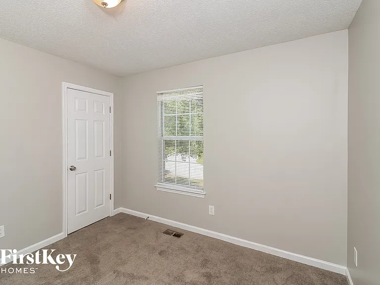 45 Collins Ln — Photo 12