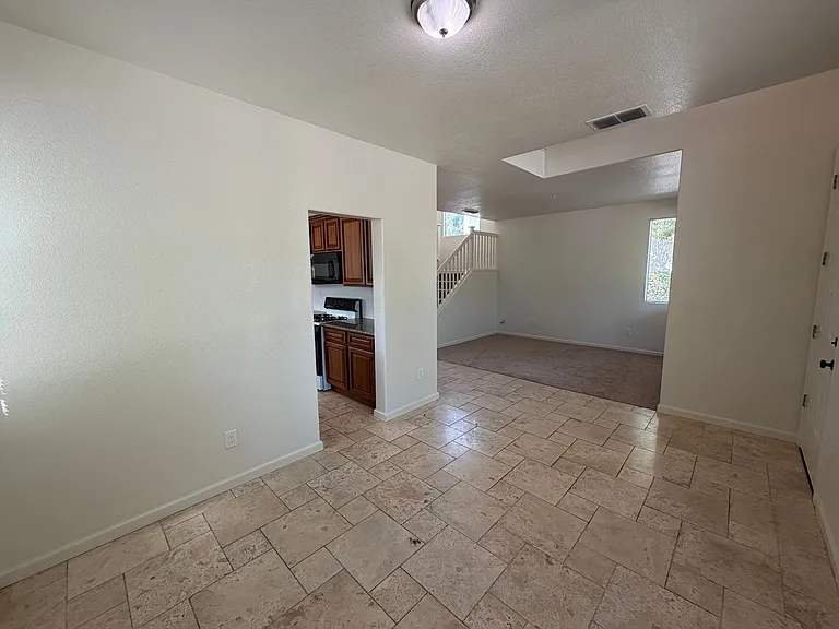 2821 Babson Dr — Photo 4