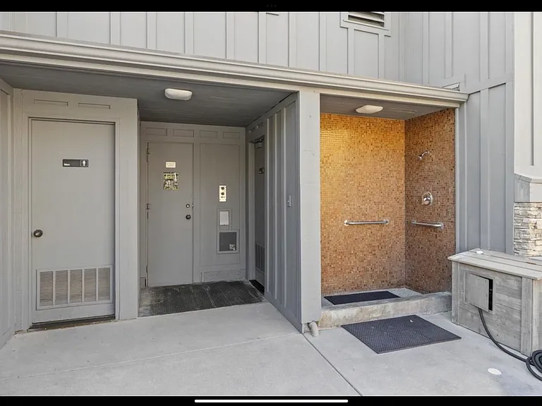 237 Sea Forest Ct — Photo 34