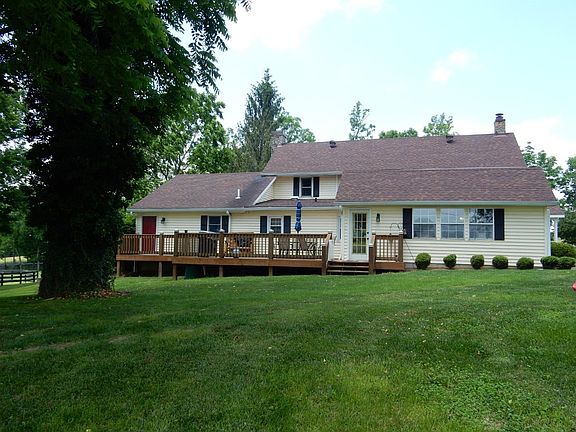 4th image of 695 Fritz Ln