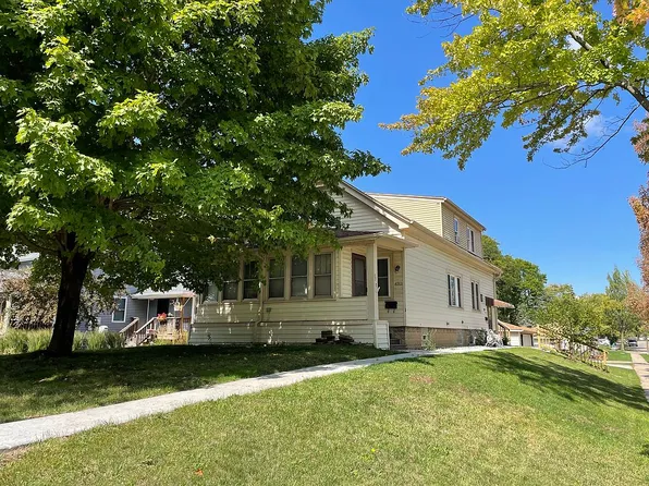 8502 W Harrison Ave, West Allis, WI 53227