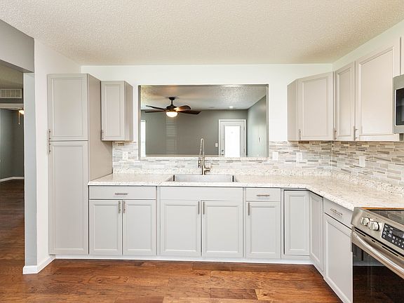 3rd image of 6714 Larkwood Ct