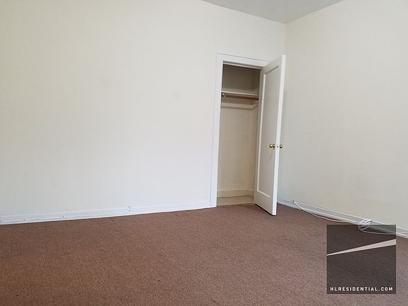 5th image of 2405 28th St APT 4B