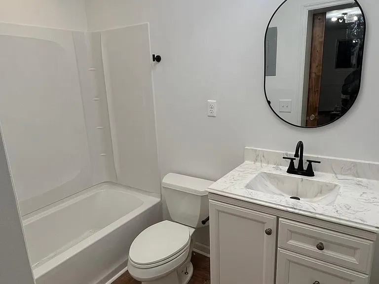 206 Churchill Cir — Photo 2