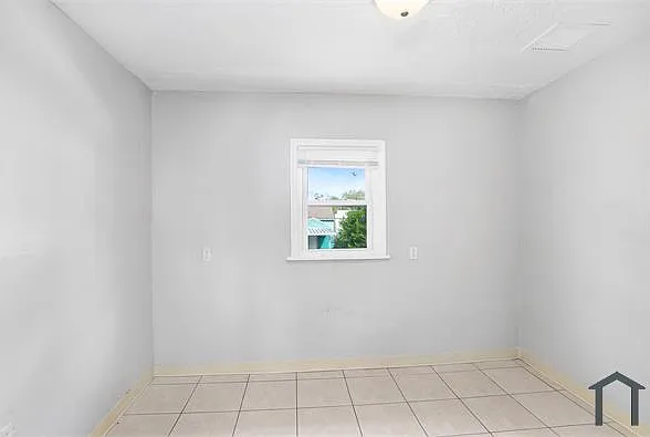 827 Paris Ave S #A — Photo 8
