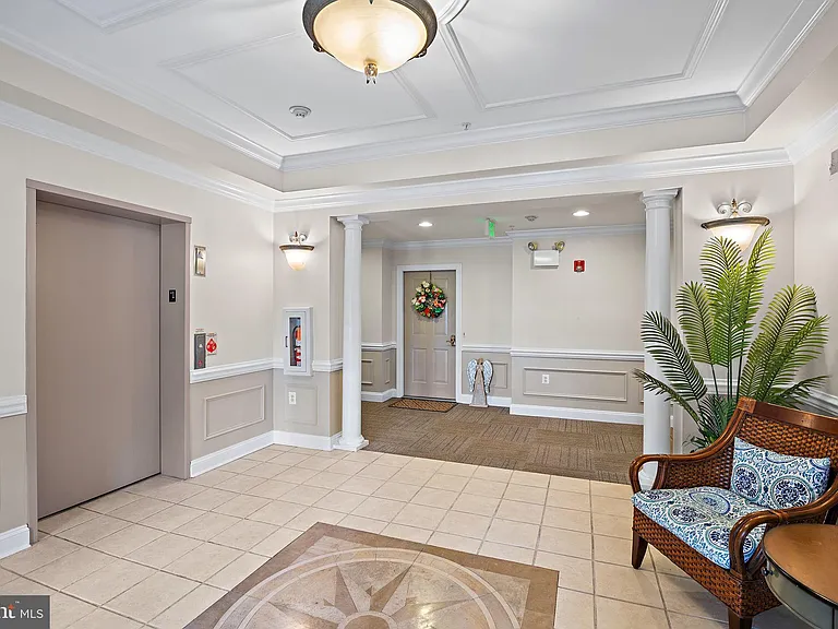 4700 Water Park Dr #J — Photo 3