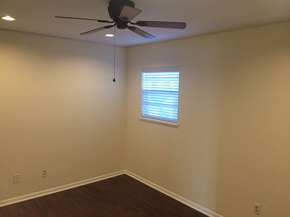 2nd image of 901 NW 22nd St APT B